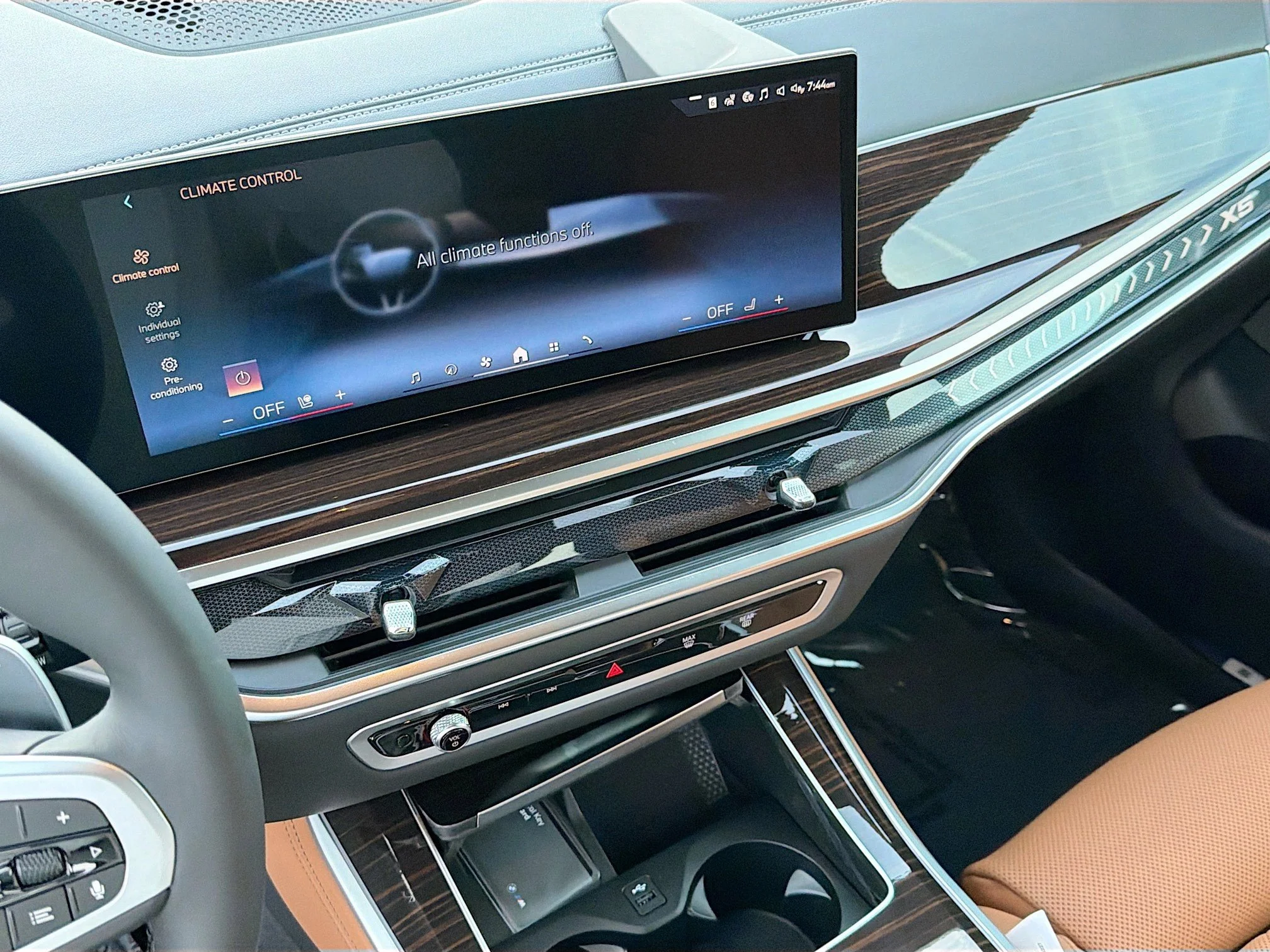New 2026 Carbon Black Metallic BMW sDrive40i image 27