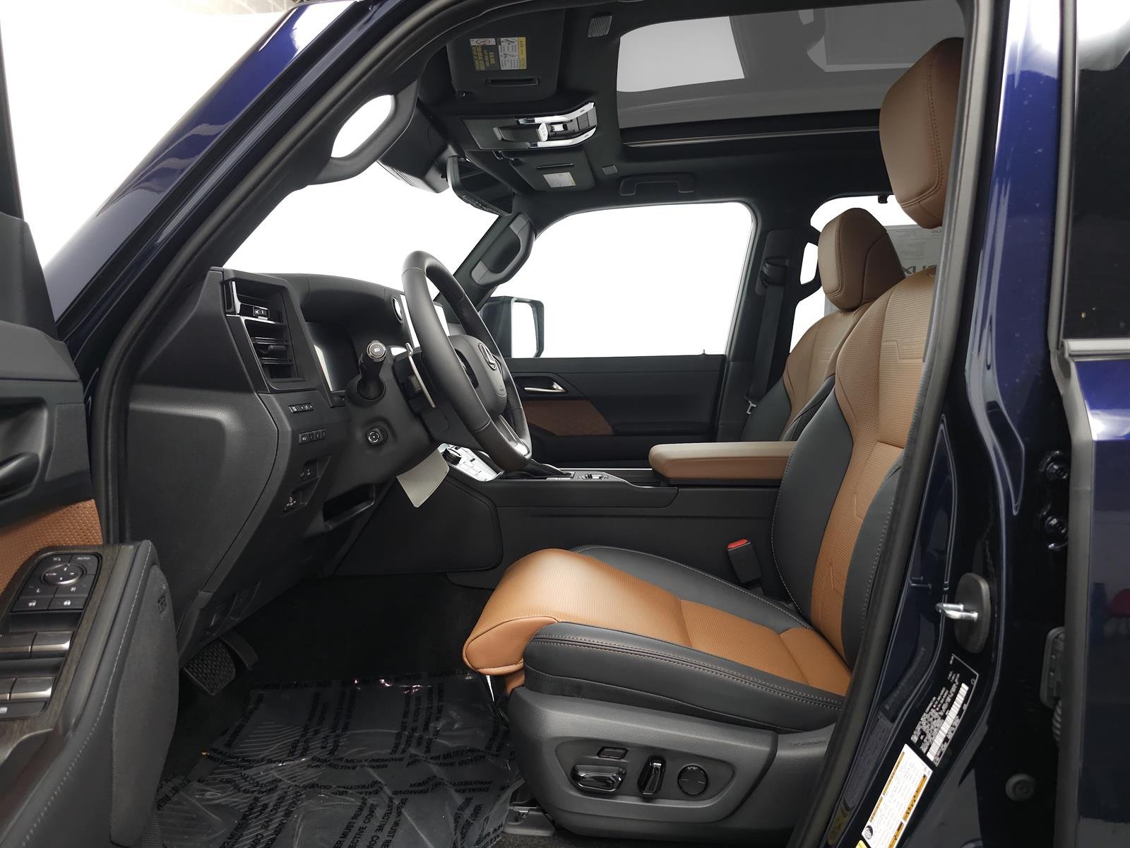 New 2026 Nightfall Mica Lexus  550 LUXURY+ image 4