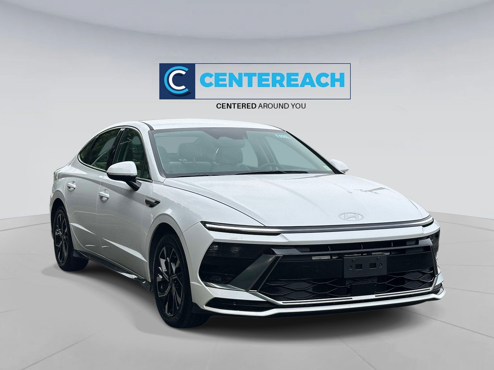 Certified Used 2025 White Hyundai SEL image 4