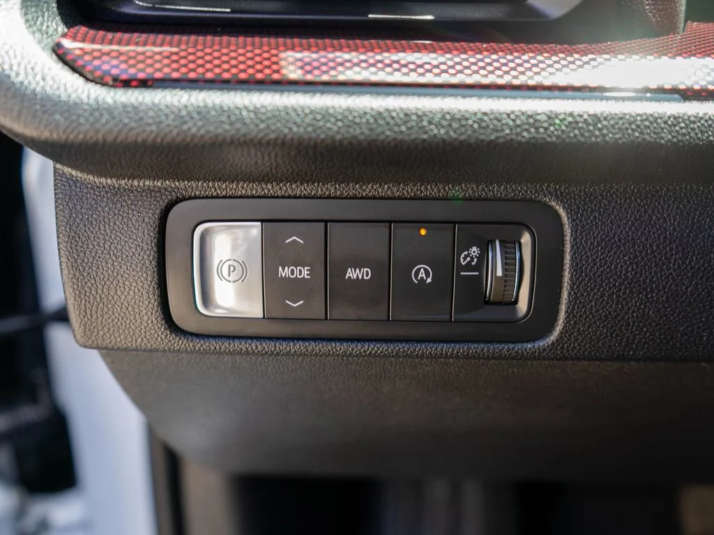Used 2026 Polar White Tricoat Chevrolet Z71 image 20