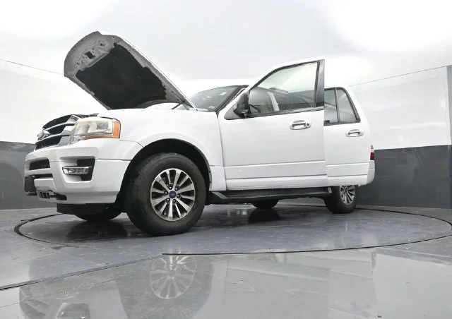 Used 2017 White Ford XLT image 41