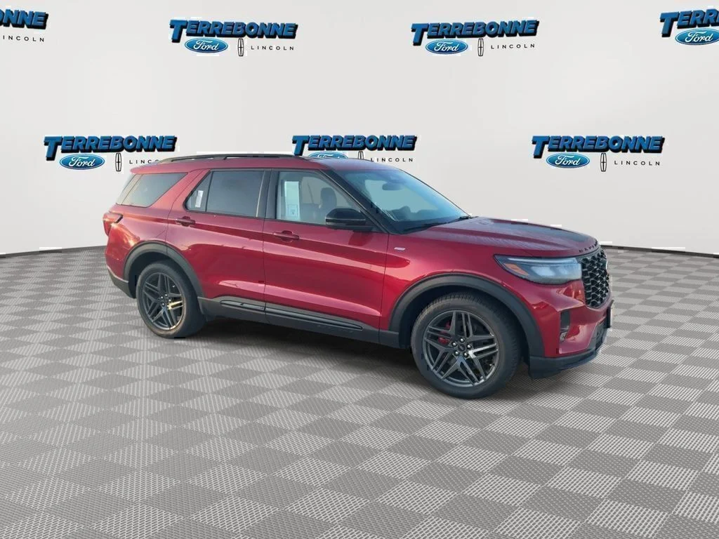 New 2026 Rapid Red Metallic Tinted Clearcoat Ford ST-Line image 2