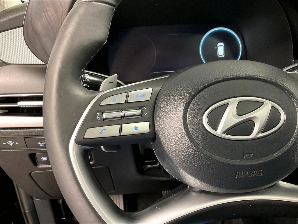 Used 2024 Black Hyundai SEL image 23