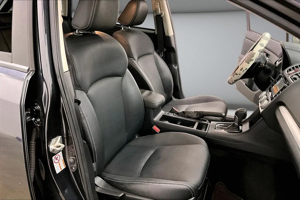 Used 2015 Gray Subaru 2.0i Limited image 28