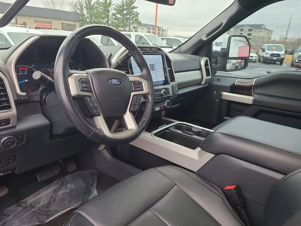 Used 2022 White Ford Lariat image 21