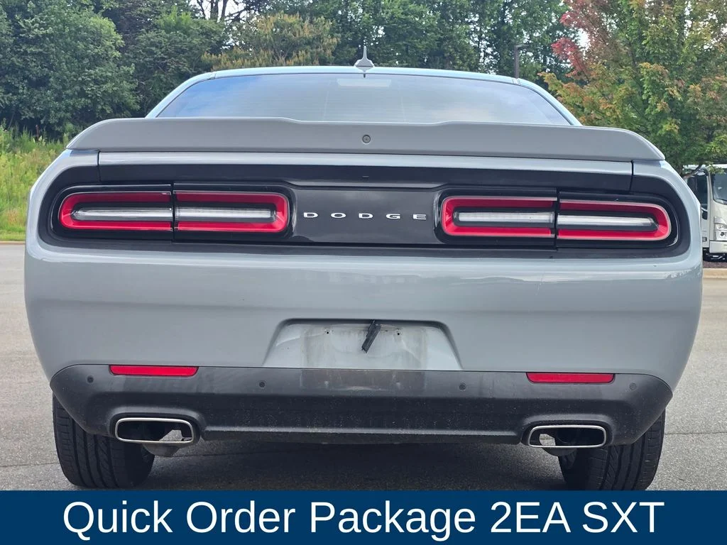 Used 2020 Gray Dodge SXT image 3