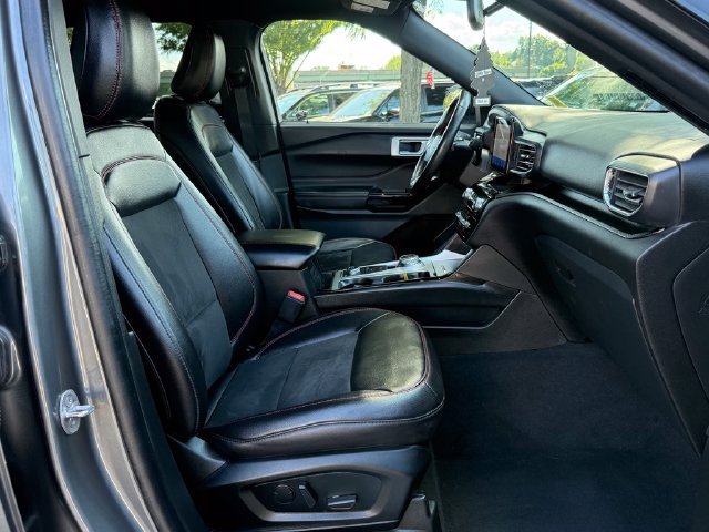 Used 2023 Gray Ford ST-Line image 32