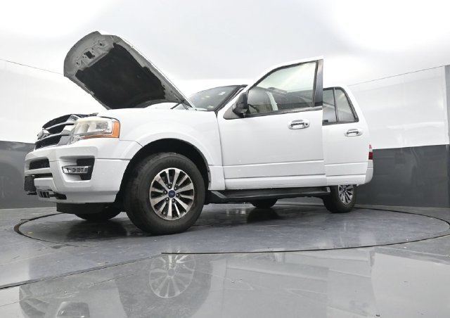 Used 2017 White Ford XLT image 41