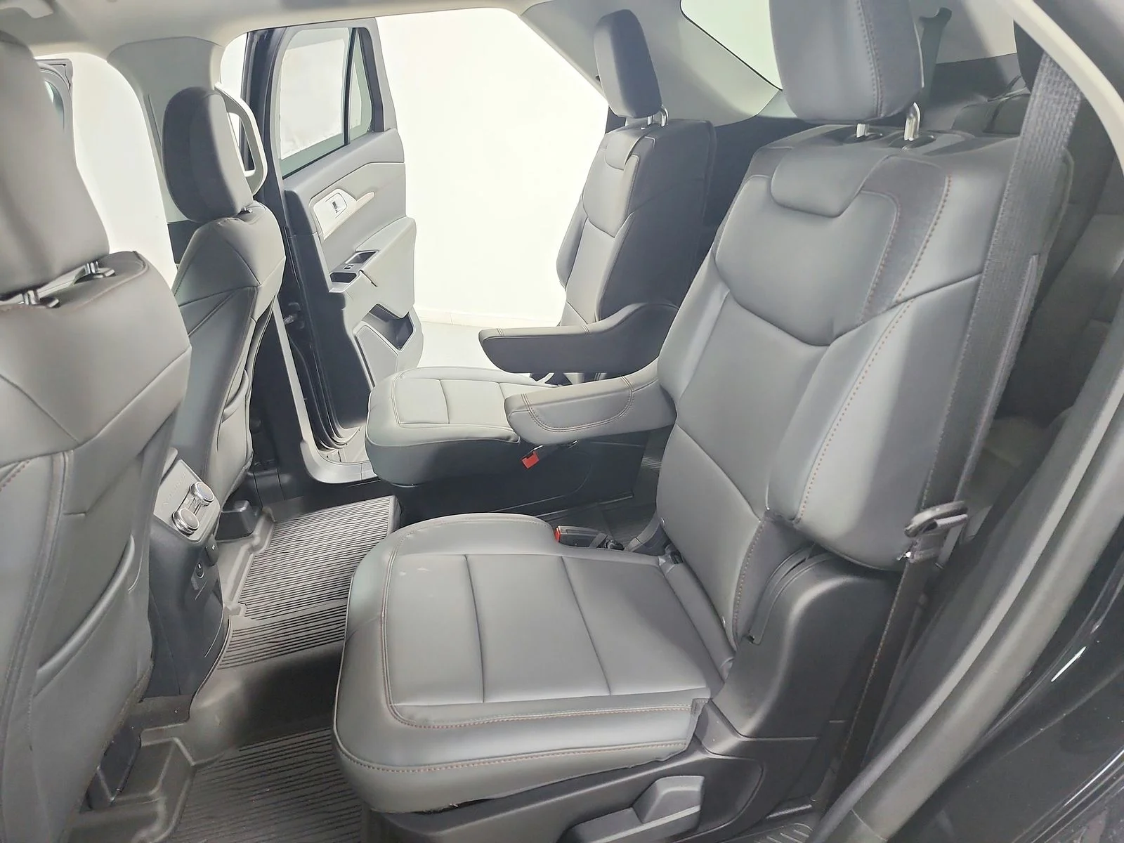 New 2026 Black Ford Active image 30
