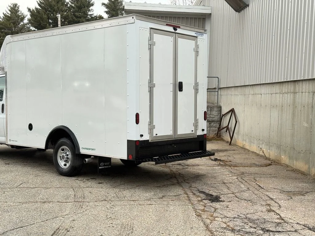 New 2026 Summit White GMC 1WT image 6