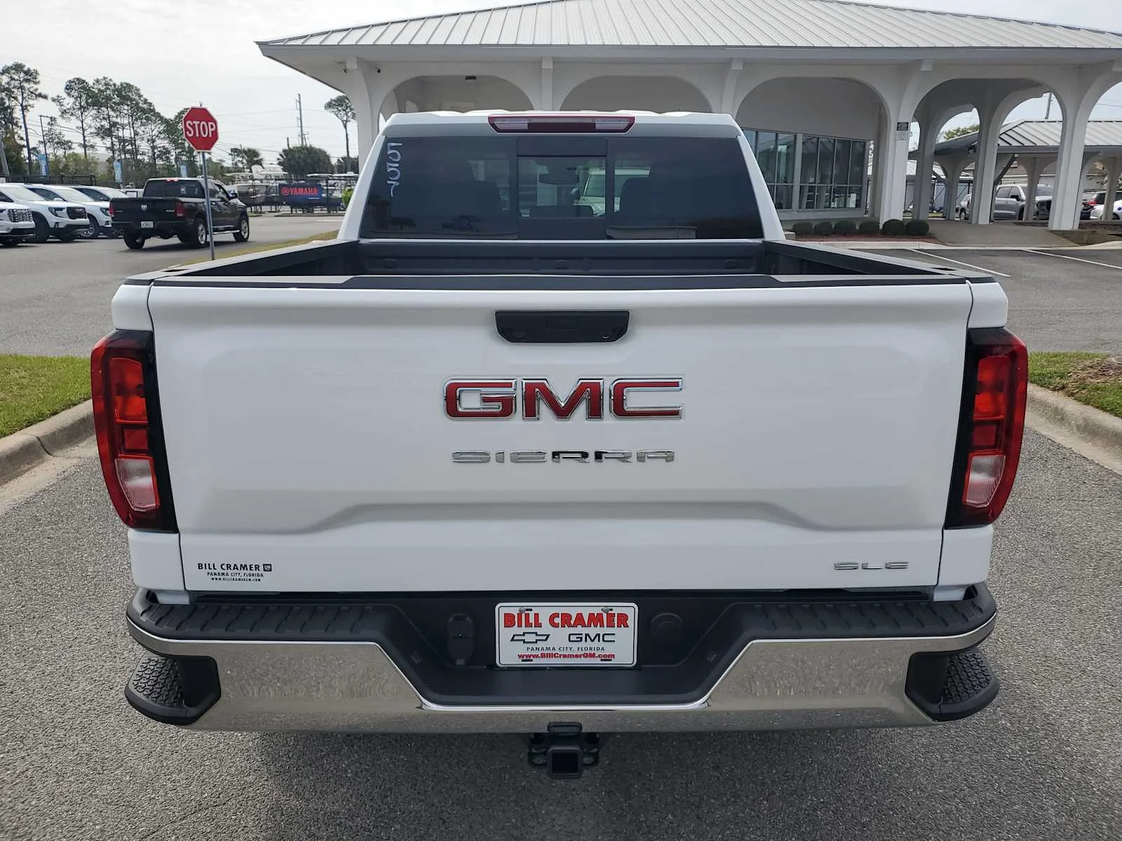 New 2026 Summit White GMC SLE image 18