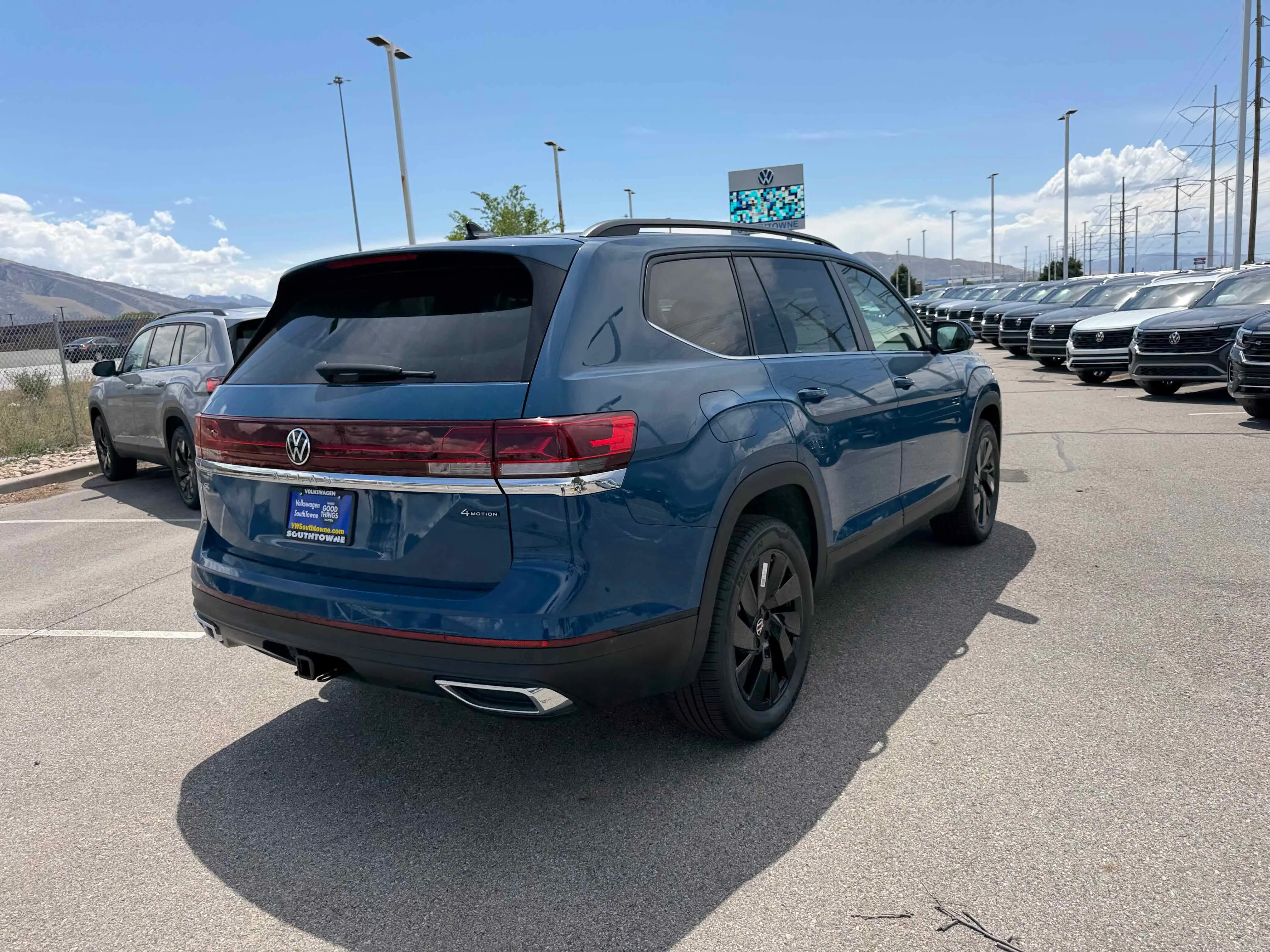 New 2026 Blue Volkswagen 2.0T SE w/Technology image 7