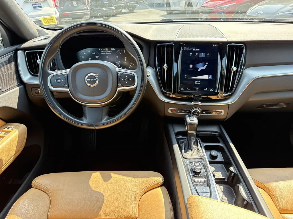 Used 2019 Gray Volvo T6 Momentum image 11