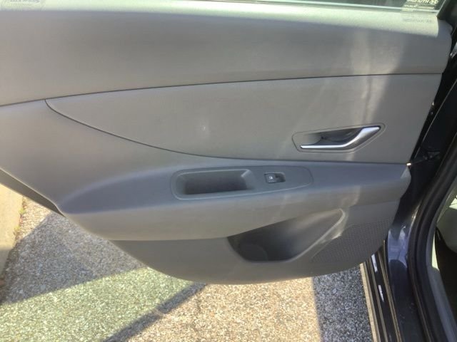 Used 2021 Gray Hyundai SEL image 12
