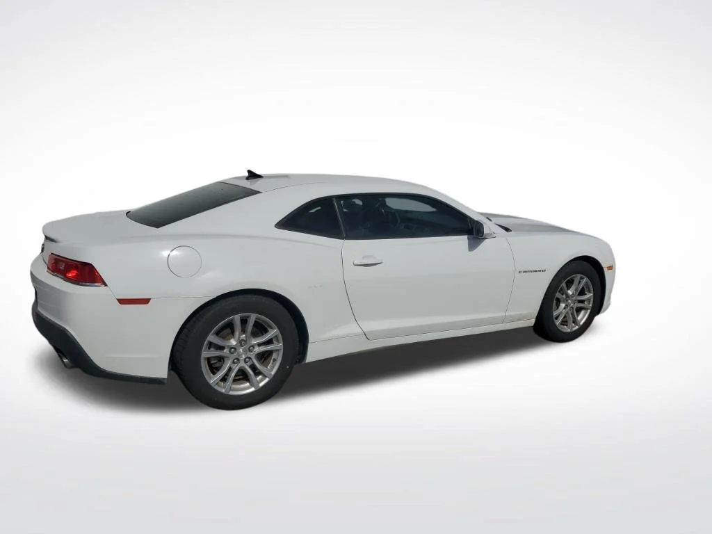 Used 2015 White Chevrolet 2LS image 4