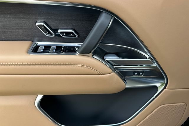 New 2026 Varesine Blue Land Rover SE image 10