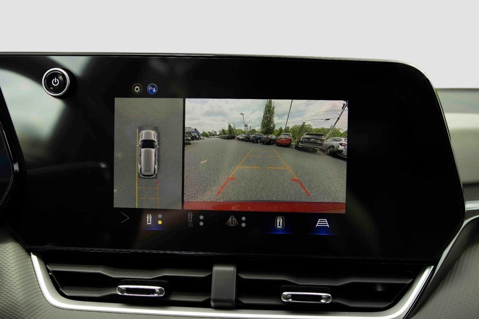 2026 Chevrolet Equinox LT - Photo 20
