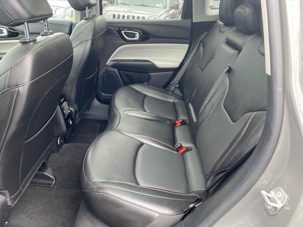 Used 2022 Sting-Gray Clearcoat Jeep Limited image 25