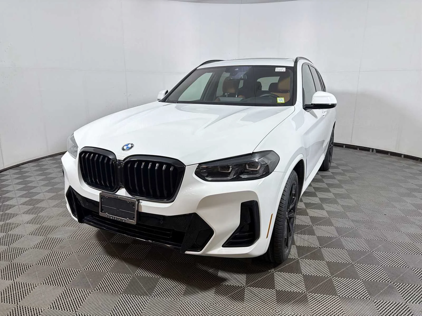 Certified Used 2023 Alpine White BMW xDrive30i image 3