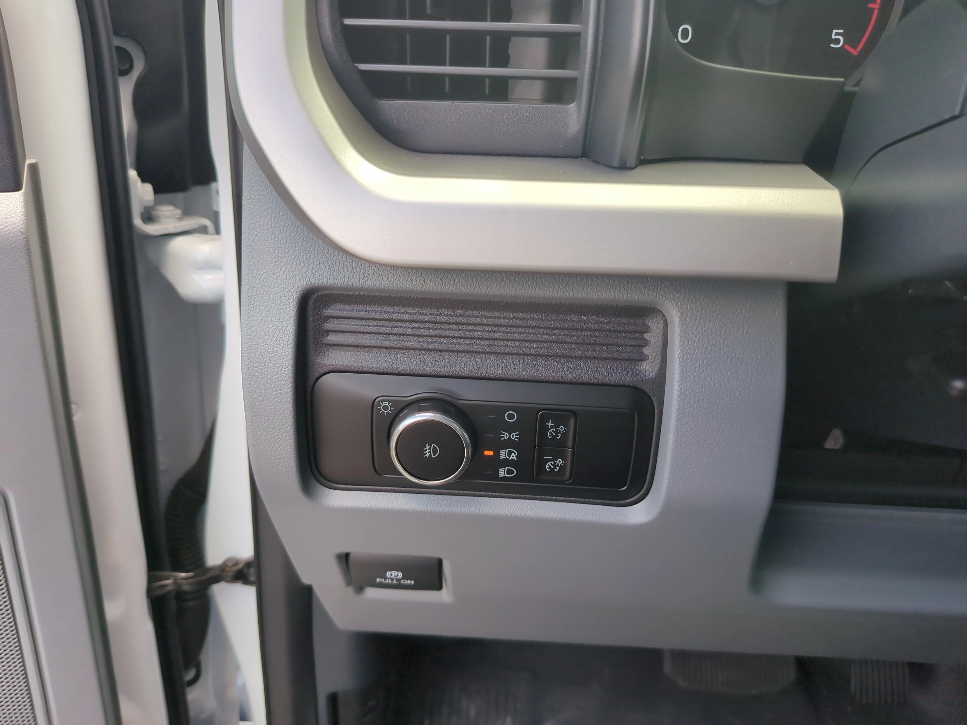 2025 Ford F-450 Super Duty Chassis Cab XL - Photo 24