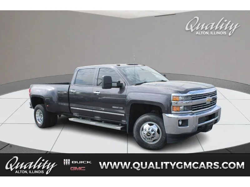 2015 Chevrolet Silverado HD LTZ 4WD Crew Cab Short Box SRW w R6Q's photo