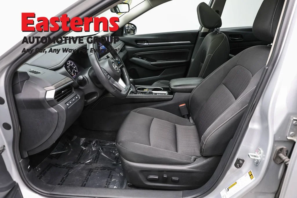 Used 2023 Silver Nissan 2.5 SV image 14