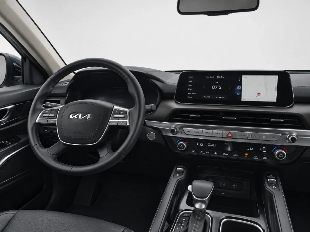 Used 2022 Black Kia EX image 35