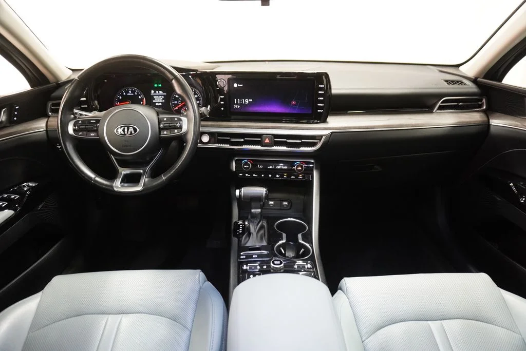Used 2021 Everlasting Silver Kia EX image 6