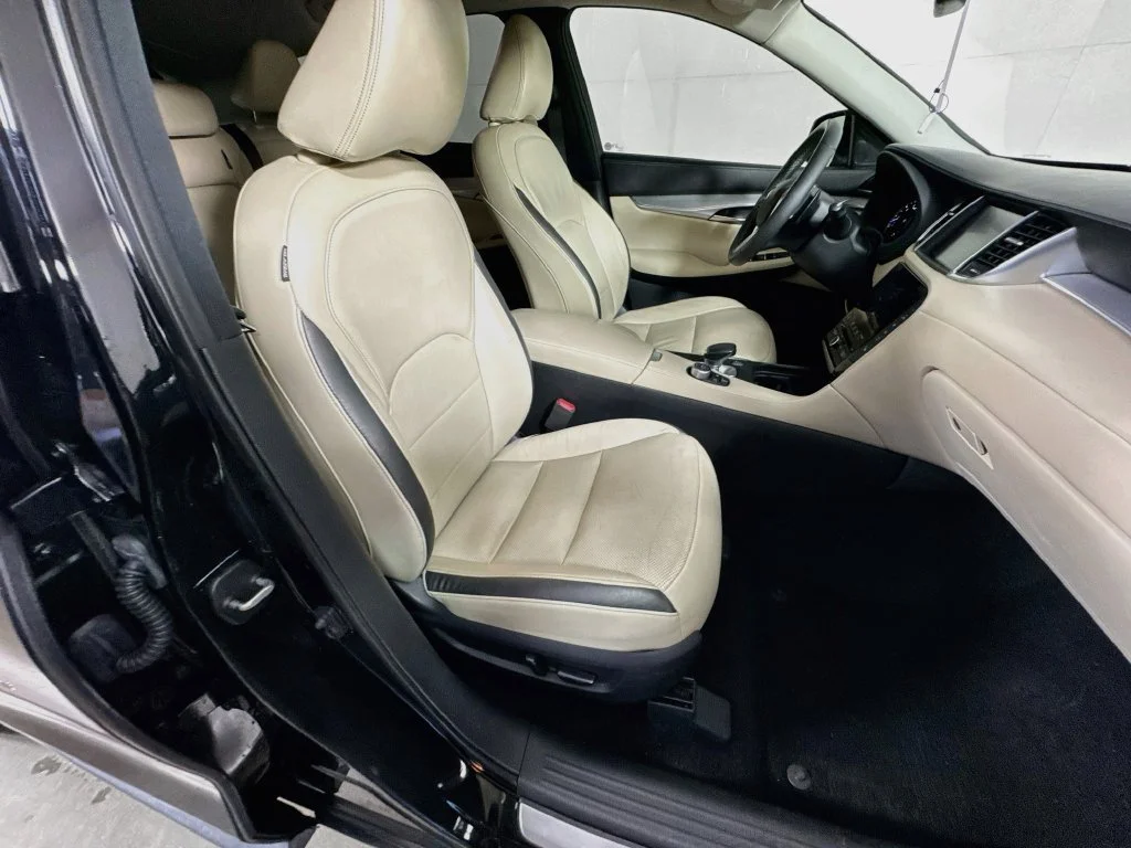 Used 2019 Black INFINITI ESSENTIAL image 36