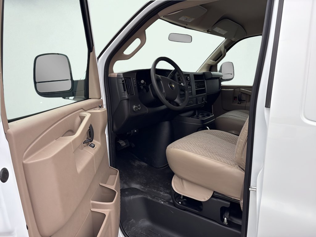 2025 Chevrolet Express Cargo Work Van - Photo 17