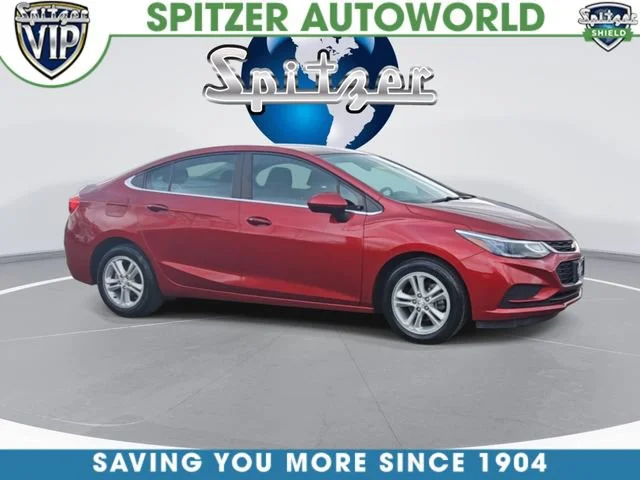 Used 2017 Chevrolet Cruze LT with VIN 1G1BE5SM8H7133138 for sale in North Canton, OH