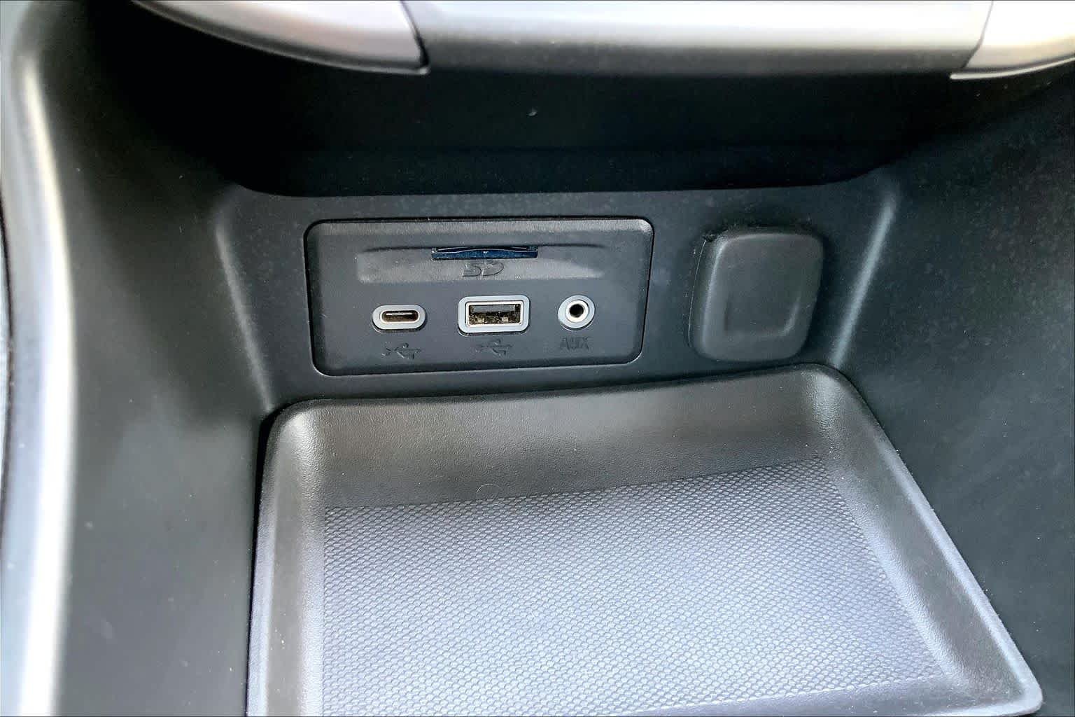 Used 2023 Sterling Metallic GMC AT4 image 28