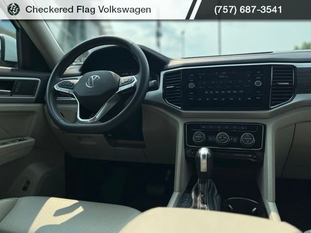 Used 2023 Pure White Volkswagen 3.6L V6 SE w/Technology image 29