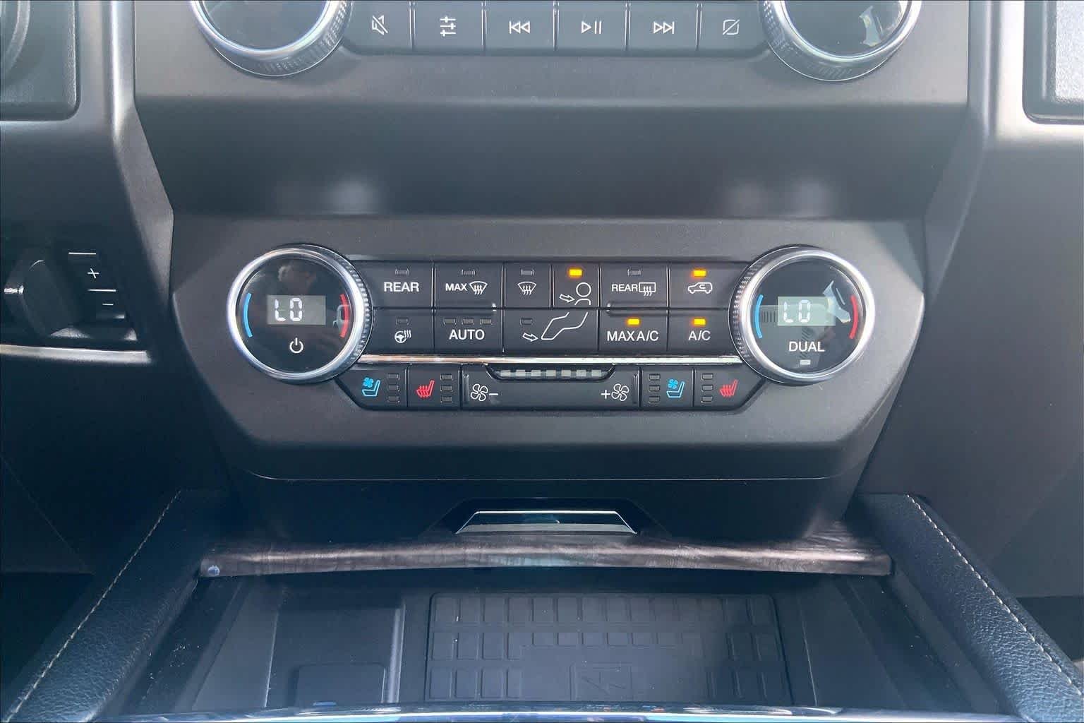 Used 2020 Magnetic Metallic Ford Limited image 32