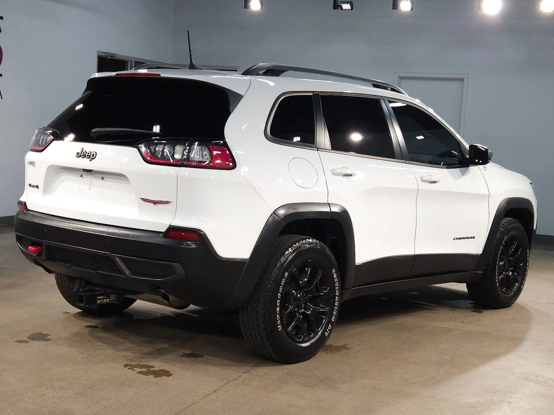 Used 2021 Bright White Clearcoat Jeep Trailhawk image 7