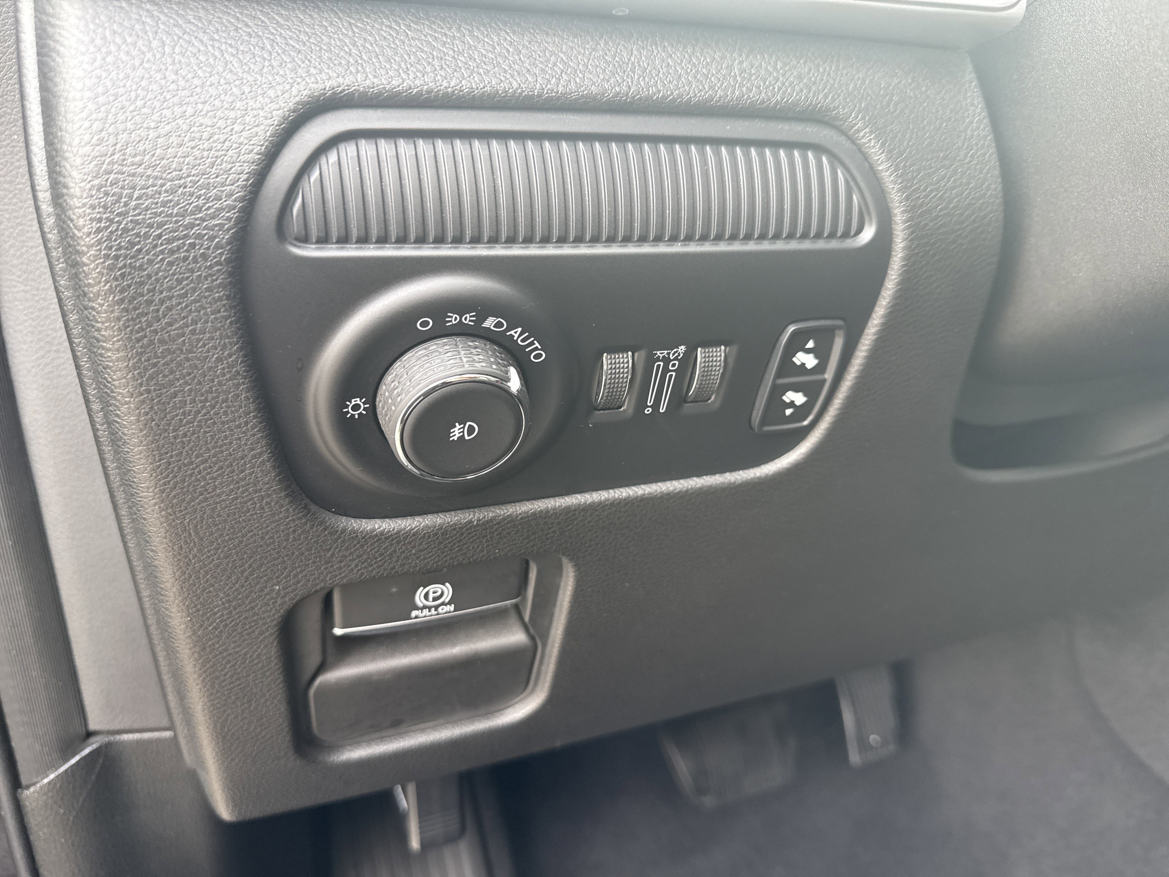 Used 2022 Baltic Gray Metallic Clearcoat Jeep Series II image 34