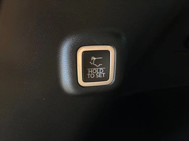 New 2026 Sting-Gray Jeep LIMITED 4X4 image 18