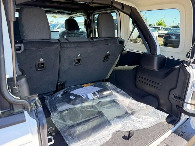 New 2026 Bright White Clear-Coat Exterior Paint Jeep Willys image 25