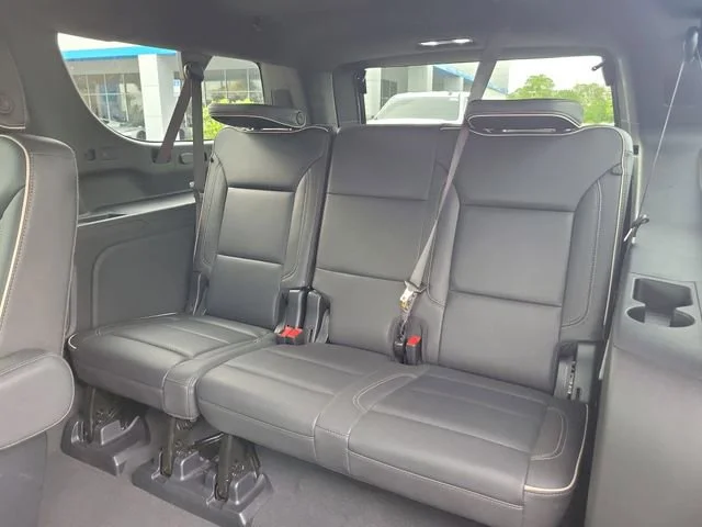 2025 Chevrolet Suburban Premier - Photo 18