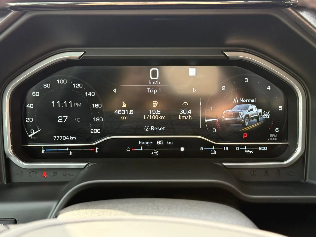 Used 2022 Grey GMC At4x image 26