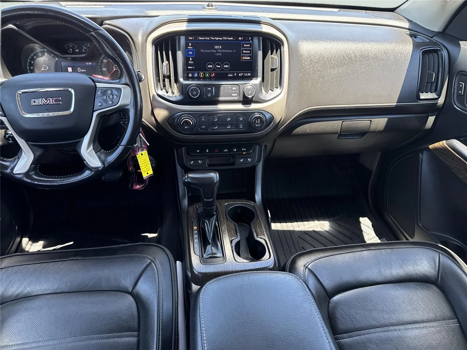 Used 2020 SUMMIT WHITE GMC 4WD Denali image 15