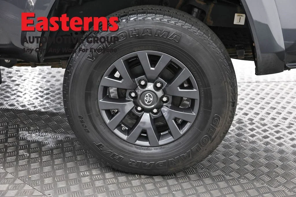 Used 2020 Gray Toyota SR5 image 32