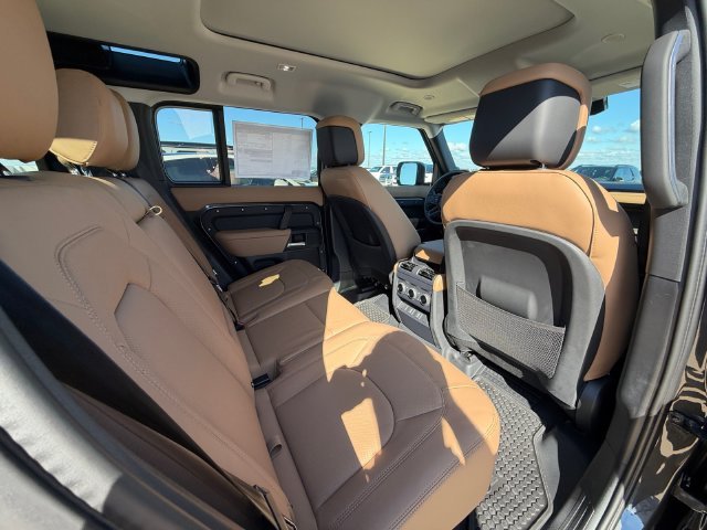 New 2026 Carpathian Grey Land Rover X-Dynamic SE image 17