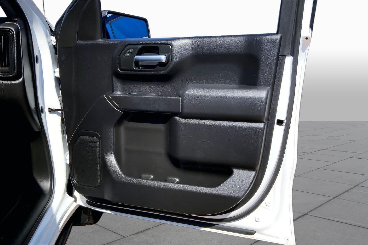 Used 2022 Summit White Chevrolet Custom image 23
