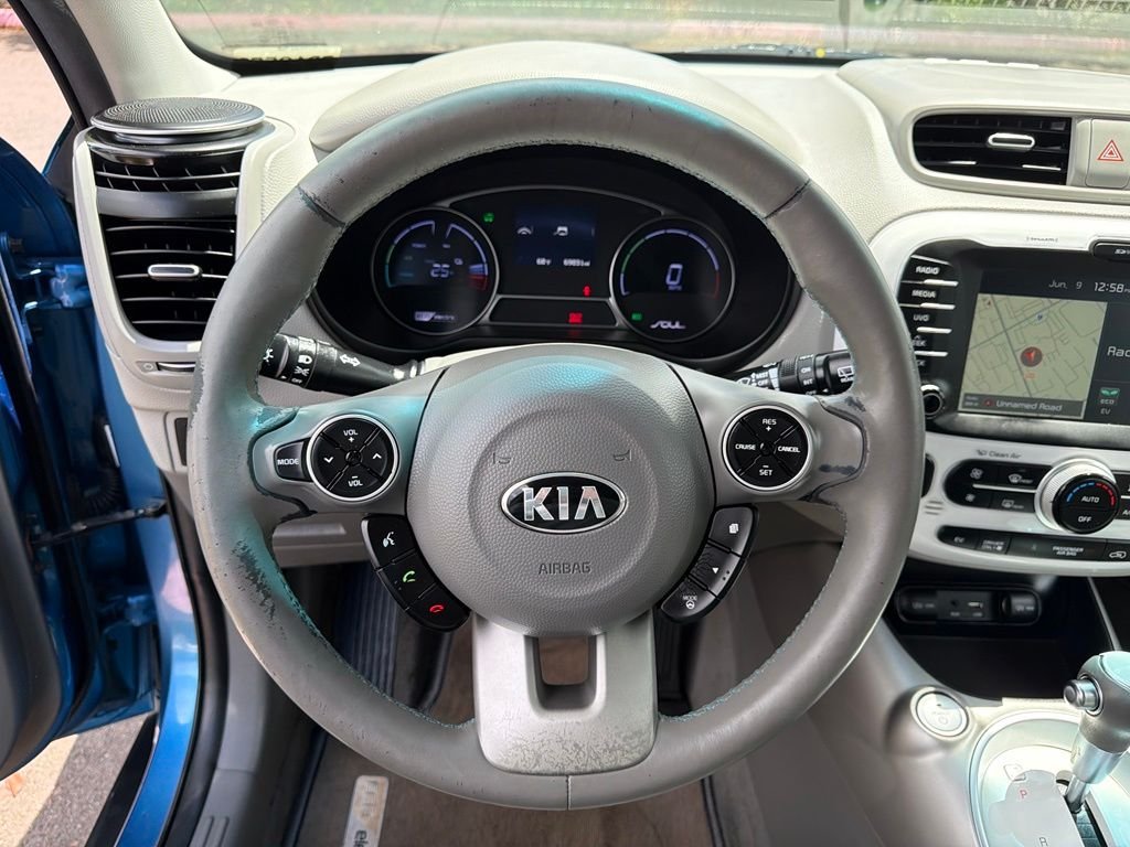 Used 2017 Caribbean Blue w/Clear White Roof Kia Base image 18