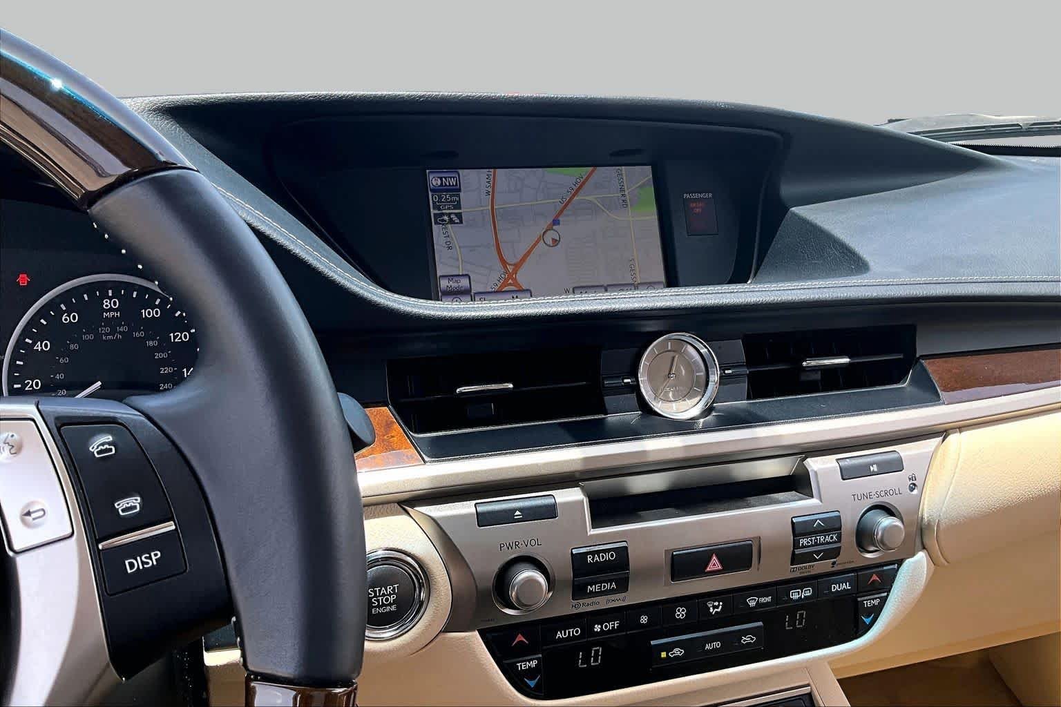 Used 2014 Obsidian Lexus  image 6