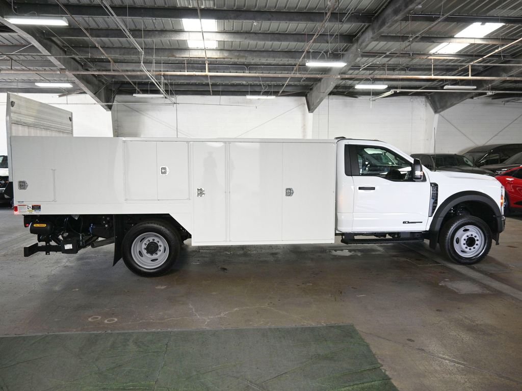 2025 Ford F-550 Super Duty Chassis Cab XL - Photo 9