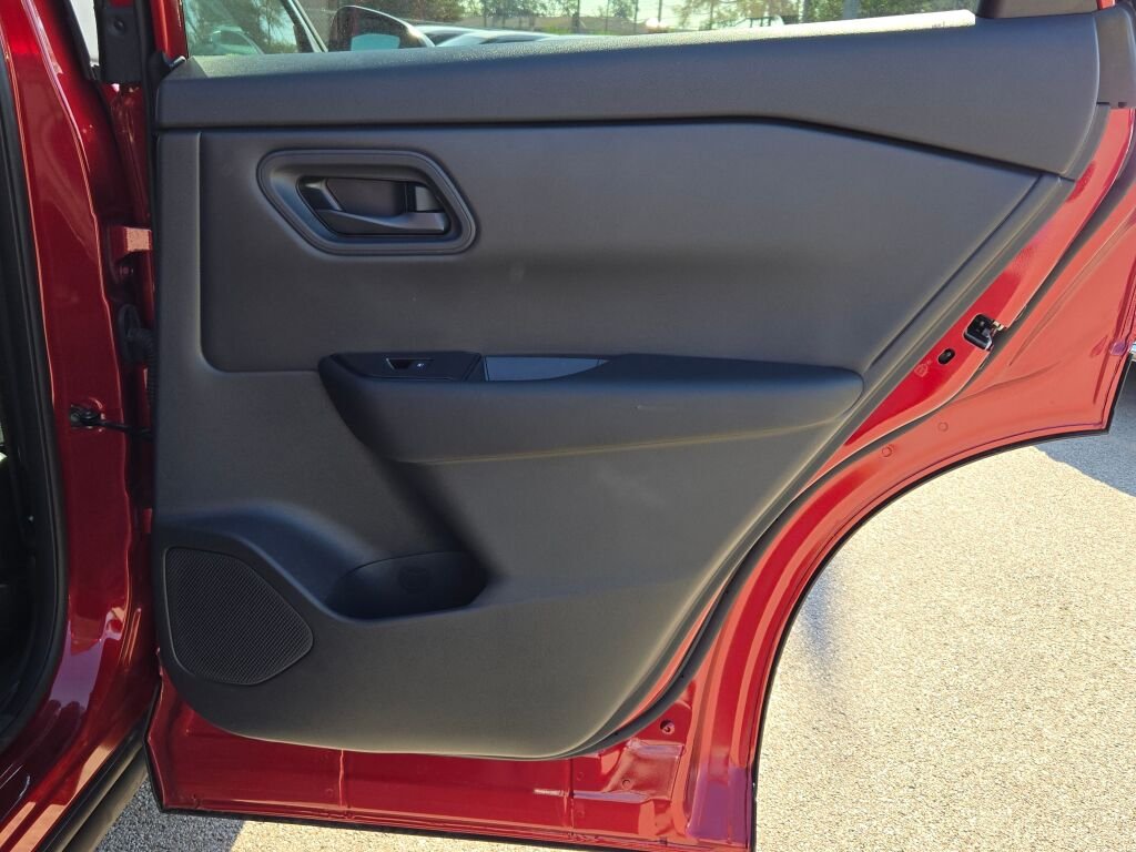 2025 Nissan Rogue S - Photo 11