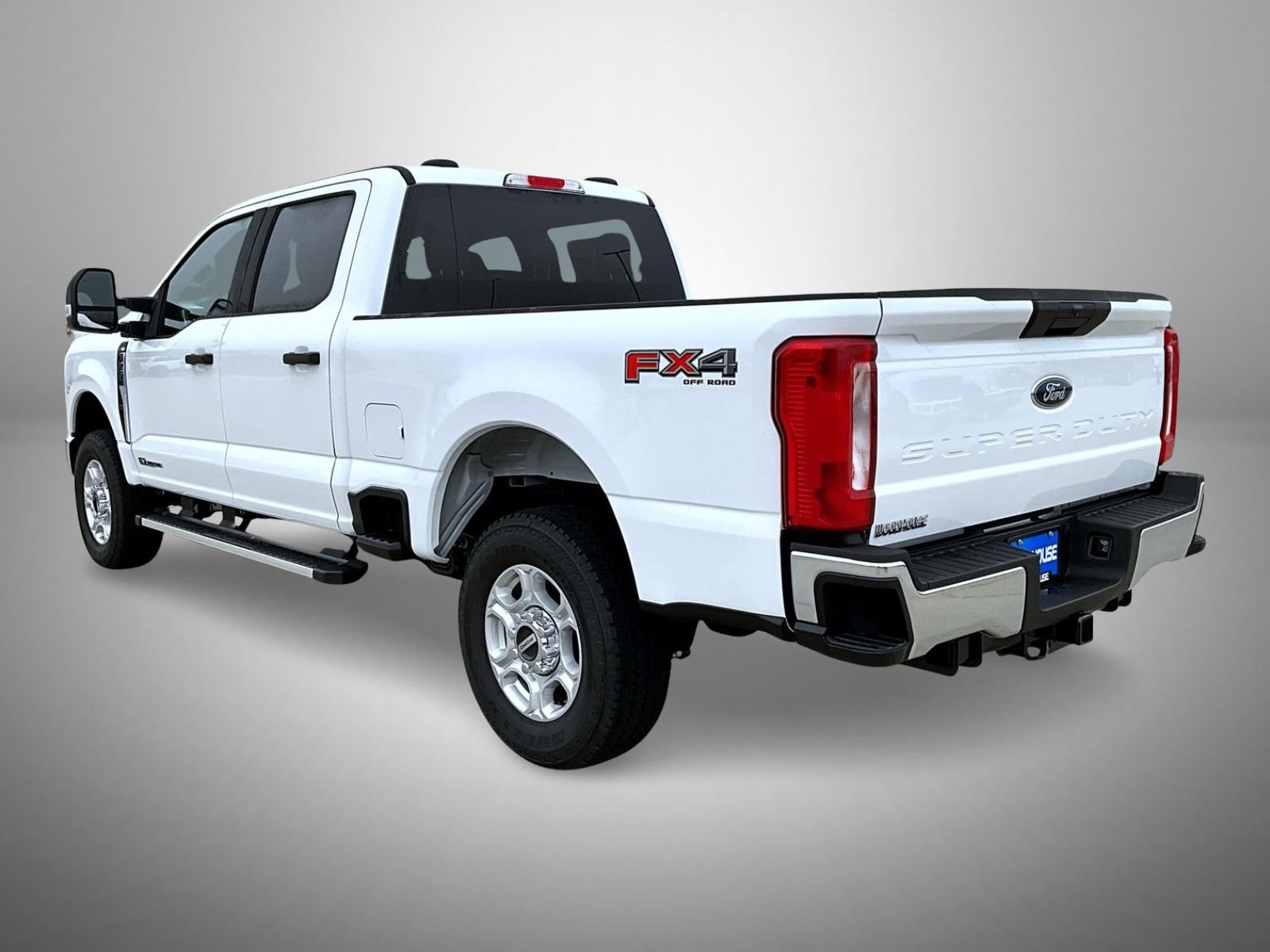 New 2026 Oxford White Ford XLT image 7
