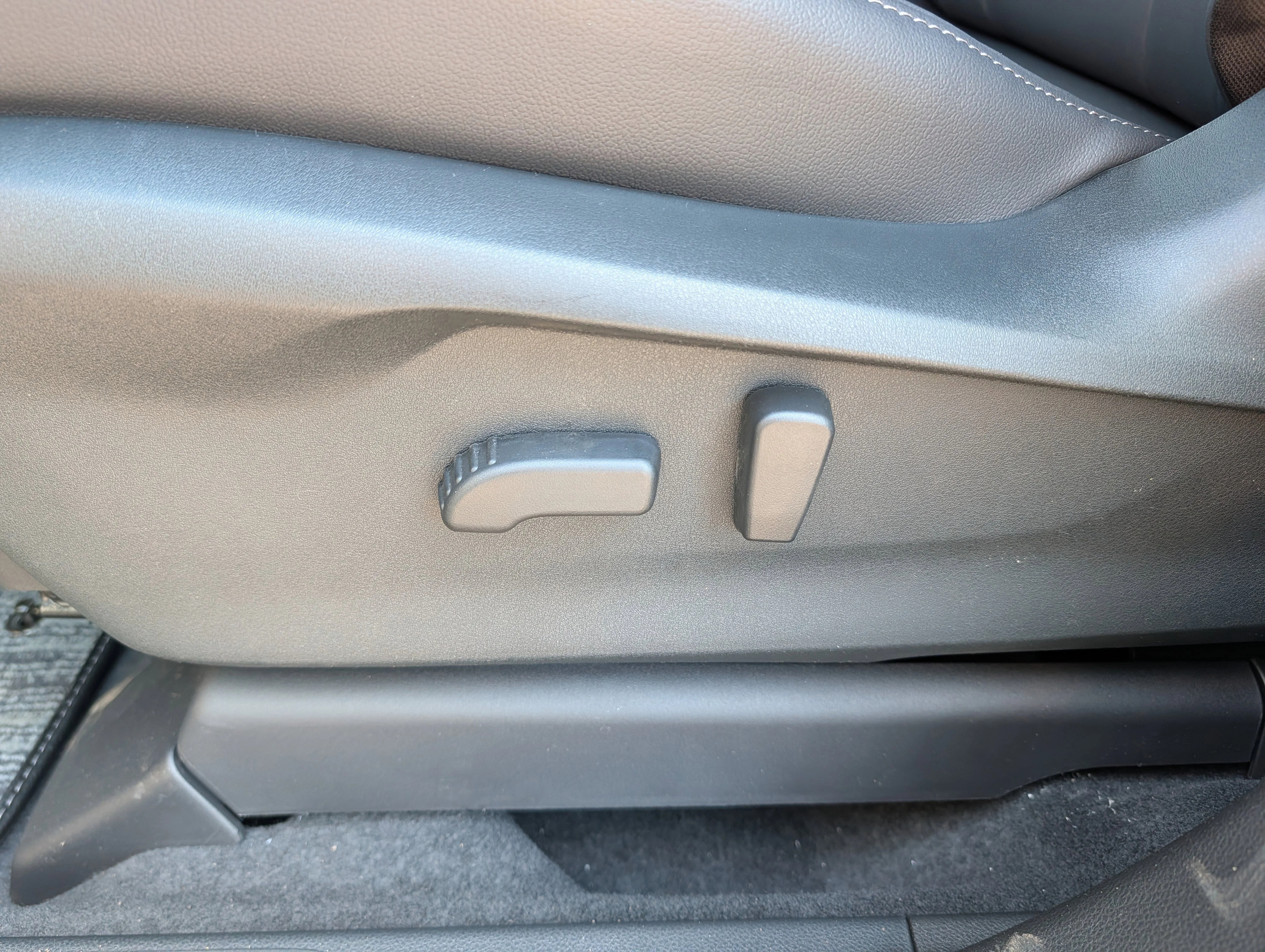 New 2026 MAGNETITE GRAY METALLIC Subaru Premium 7-Passenger image 9